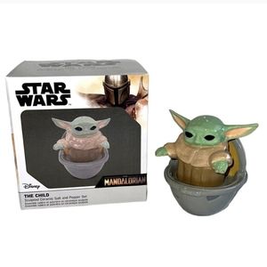 STAR WARS The Mandalorian The Chil Sculptured Ceramic Salt and Pepper Set ~ NWT